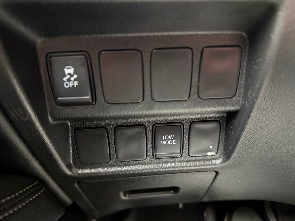 Used 2020 Nissan Pathfinder S image 26