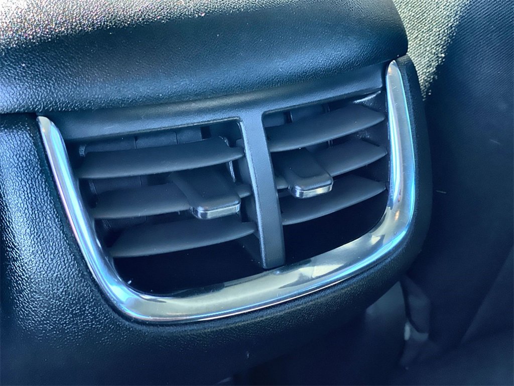 Used 2024 Chevrolet Malibu LT image 35