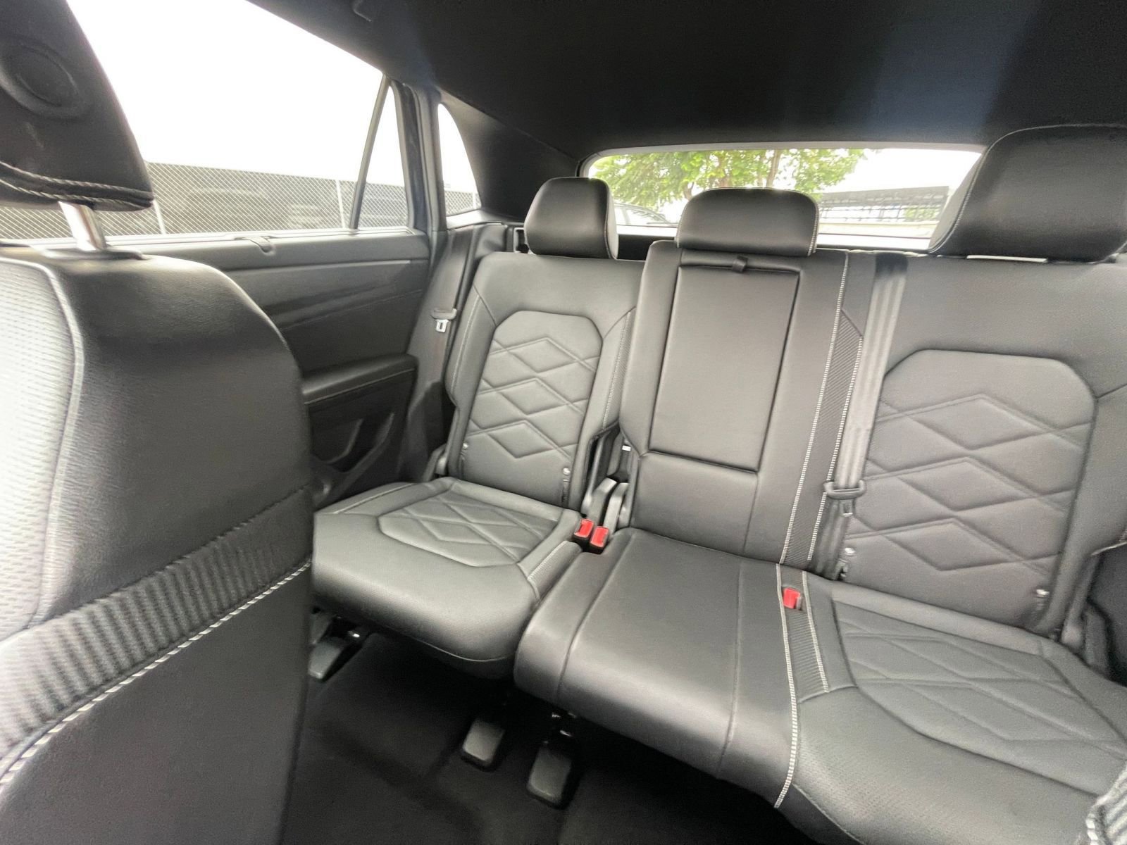 Used 2025 Volkswagen Atlas Cross Sport SE image 39