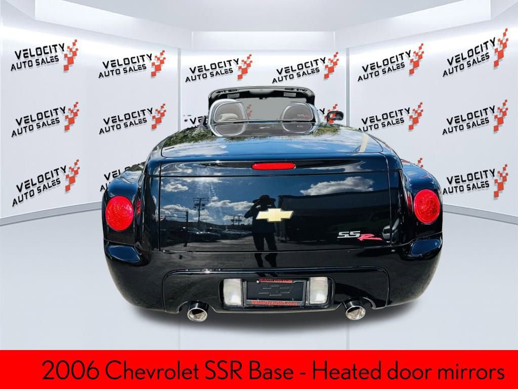Used 2006 Chevrolet SSR w/ Preferred Equipment Group image 4