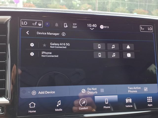 Used 2023 Chrysler Pacifica Touring-L FWD image 7
