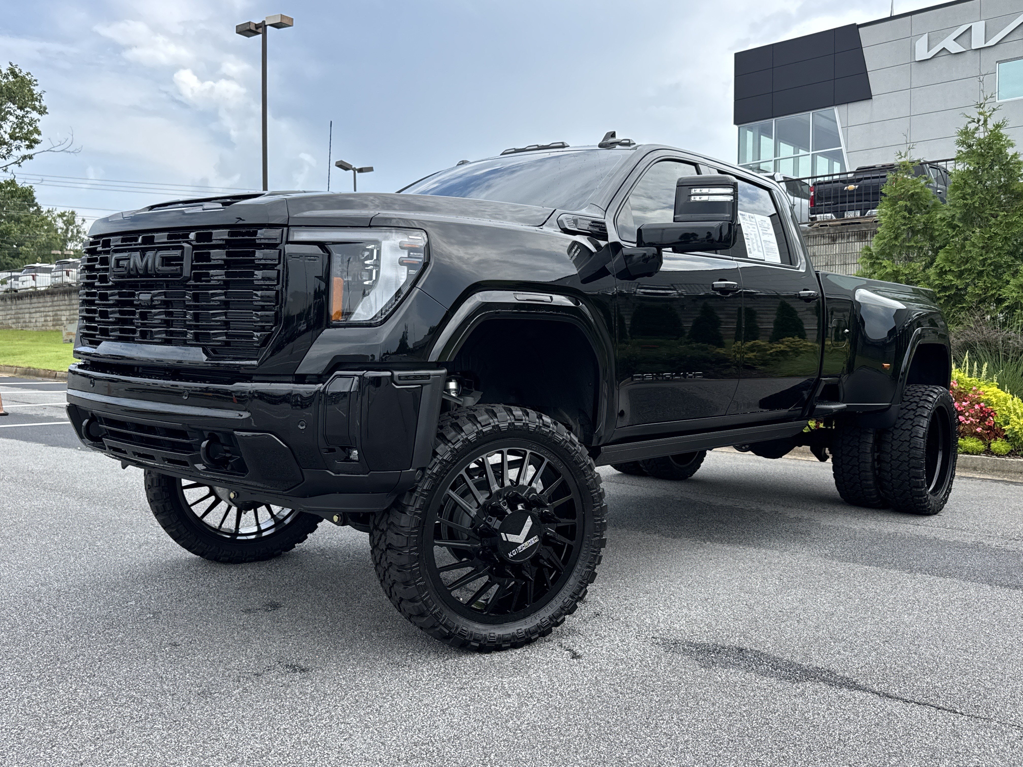 Used 2026 GMC Sierra 3500 Denali Ultimate AWD/4WD image 5