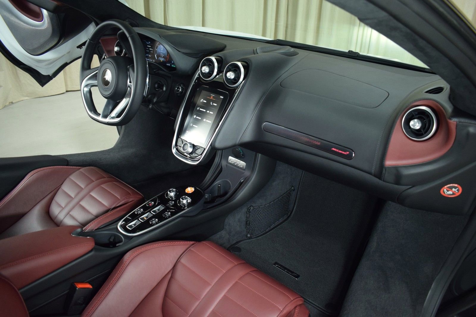 New 2026 McLaren GTS RWD image 20
