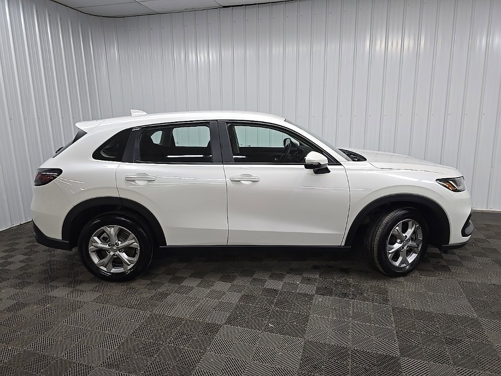 Certified 2025 Honda HR-V LX image 2