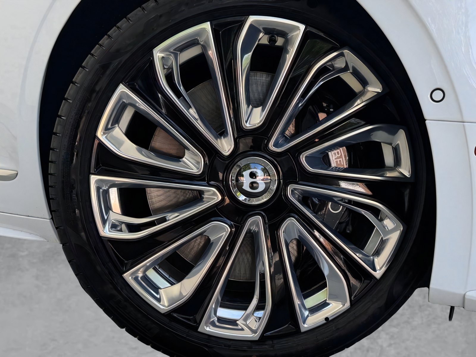 New 2026 Bentley Flying Spur Plug-In Hybrid AWD/4WD image 36