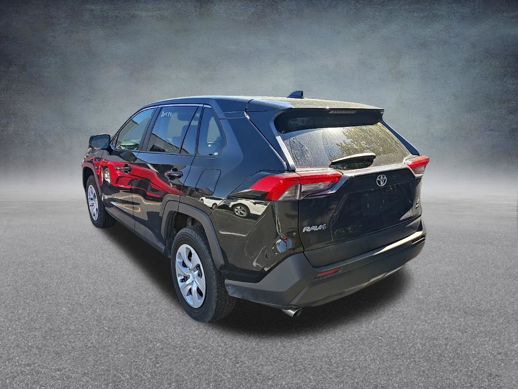 Used 2025 Toyota RAV4 LE AWD/4WD image 5