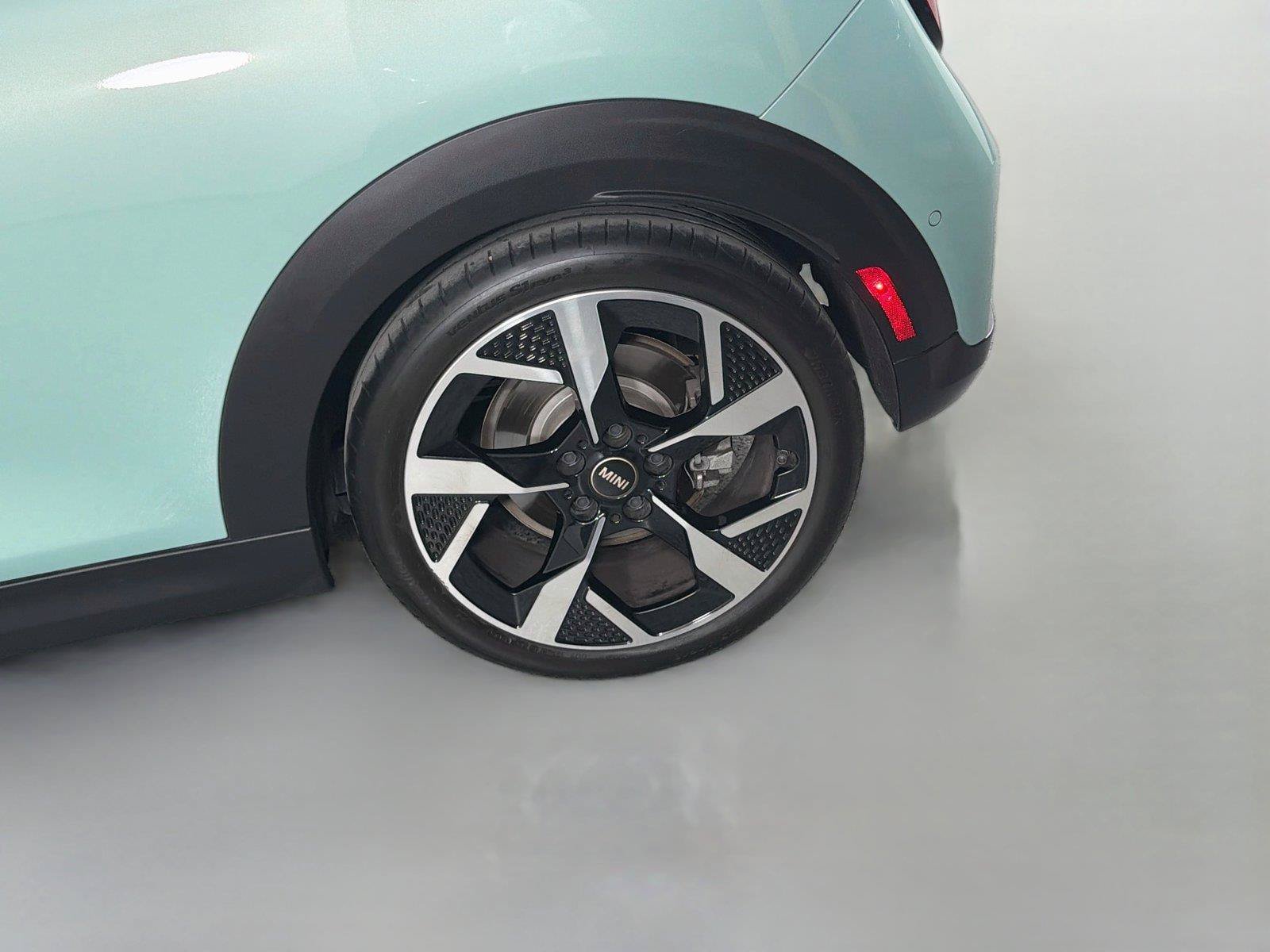 Used 2025 MINI Cooper S FWD image 30