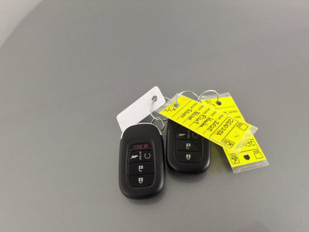 Certified 2025 Honda Pilot Elite image 33