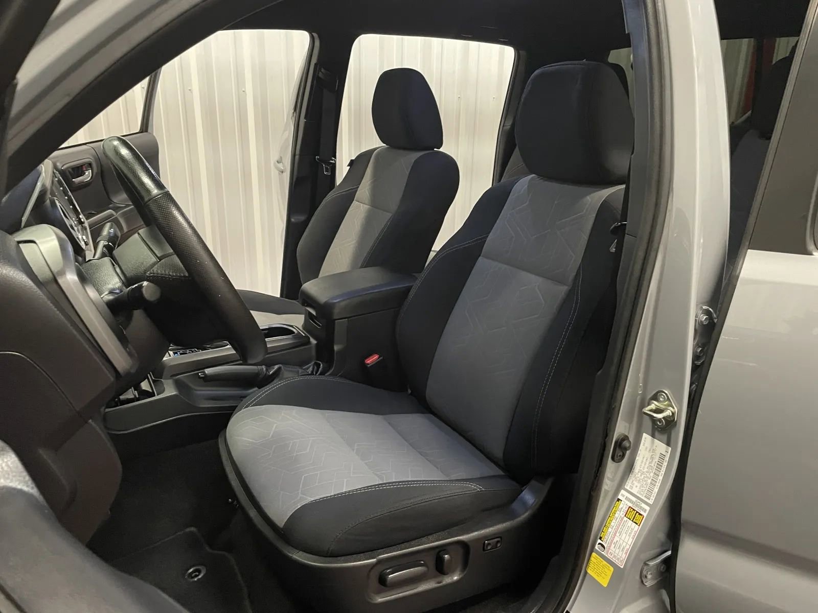 Used 2020 Toyota Tacoma TRD Sport w/ Technology Package image 37