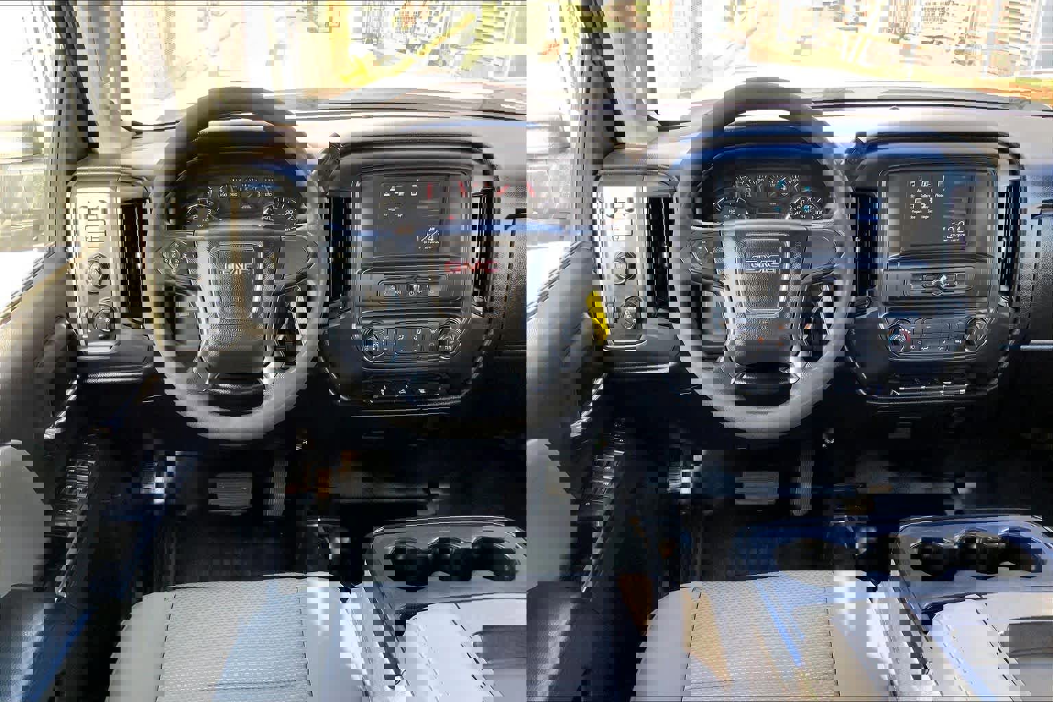 Used 2018 GMC Sierra 2500 4x4 Crew Cab w/ Sierra Convenience Package image 4