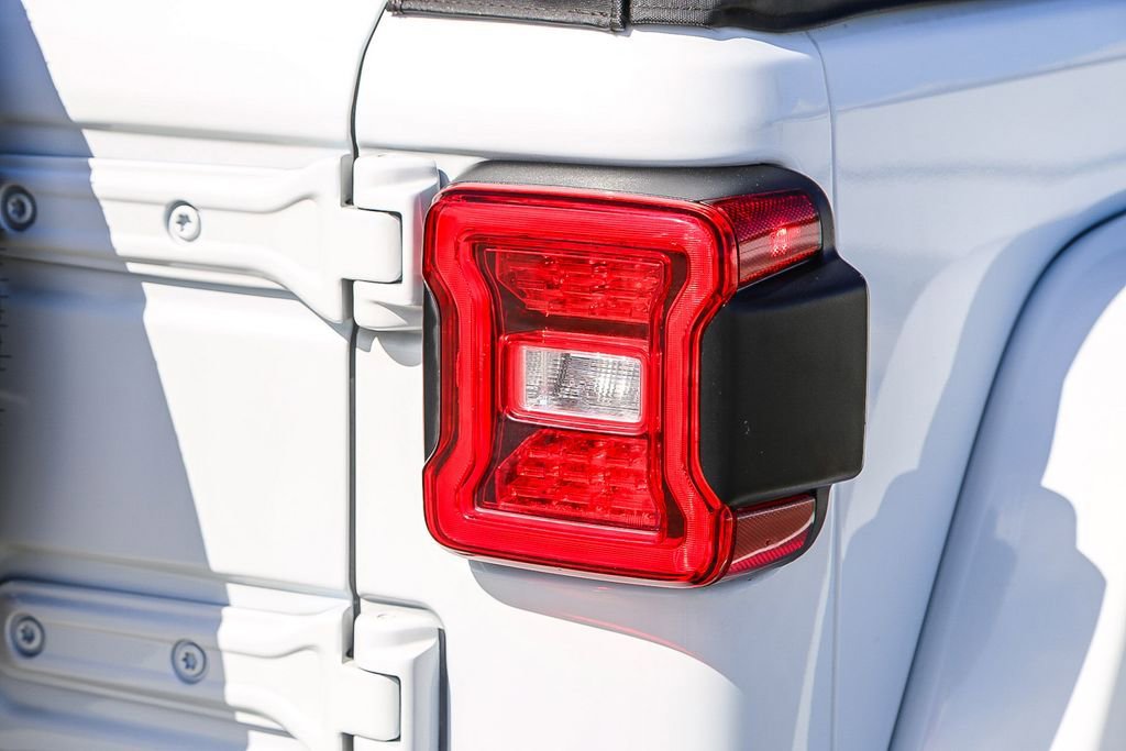 Used 2023 Jeep Wrangler Unlimited Sahara image 10