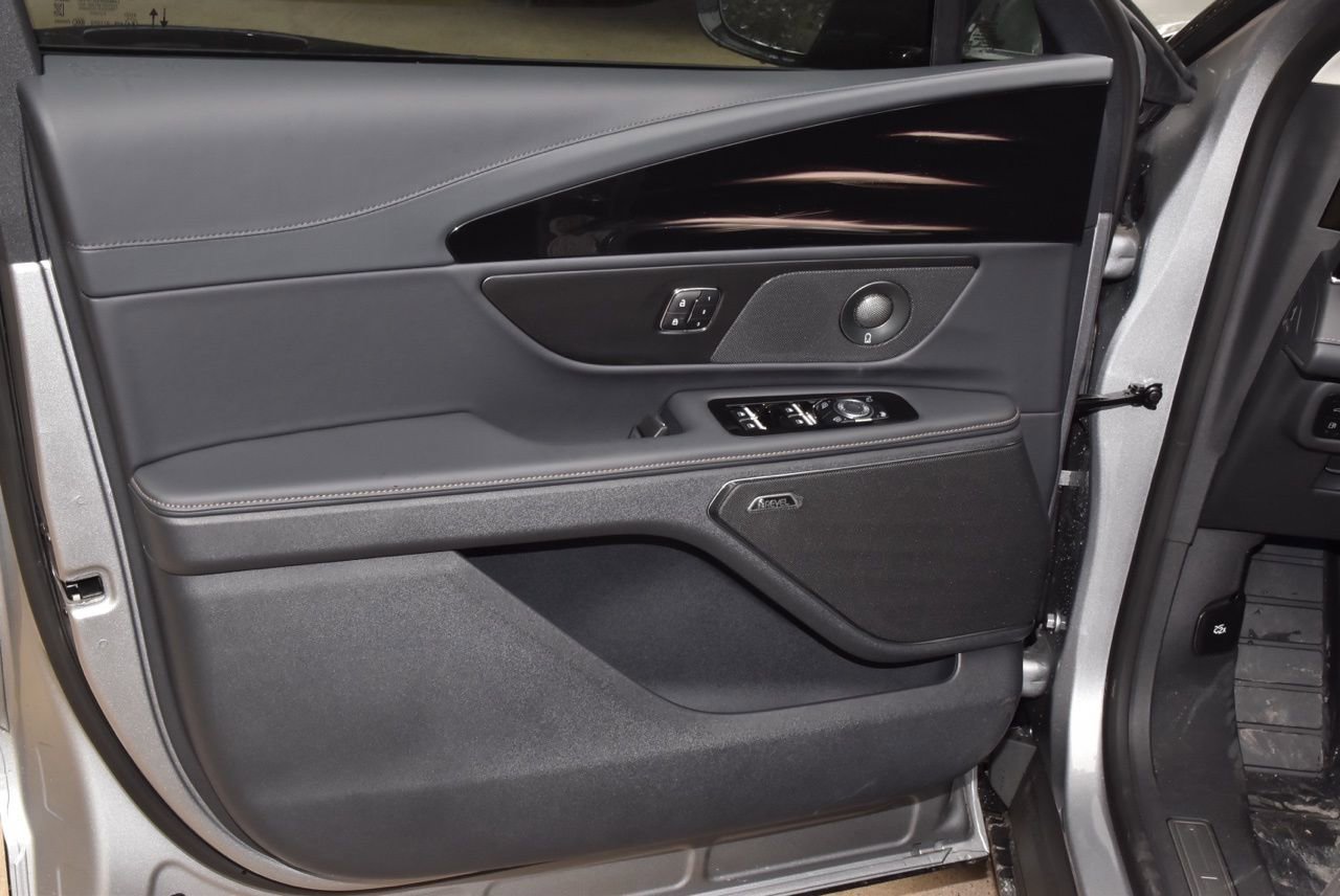 New 2026 Lincoln Nautilus Reserve w/ Jet Appearance Package AWD/4WD image 44