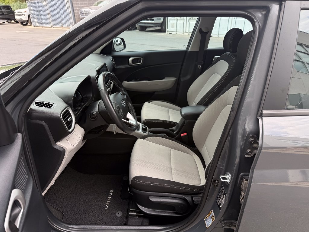Used 2023 Hyundai Venue SEL w/ Cargo Package FWD image 19