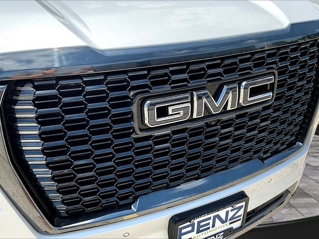 Used 2024 GMC Yukon Denali Ultimate AWD/4WD image 36