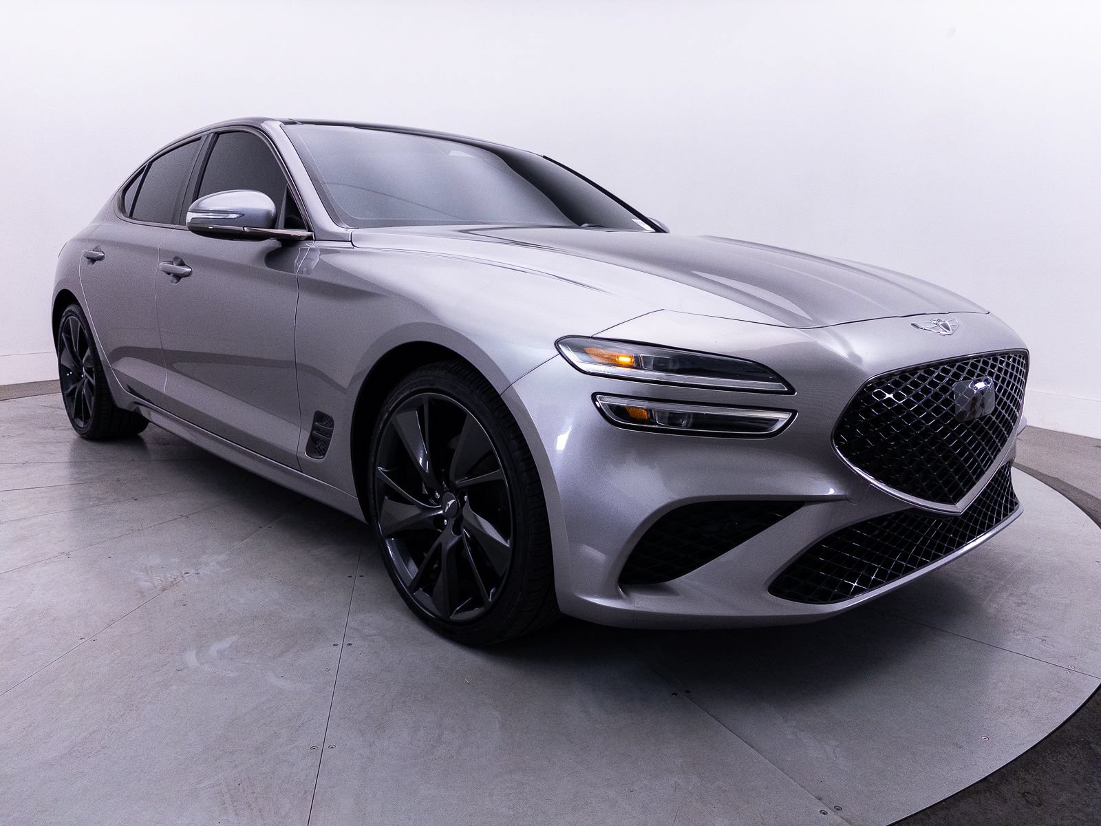 Used 2023 Genesis G70 2.0T w/ Sport Prestige Package RWD image 12