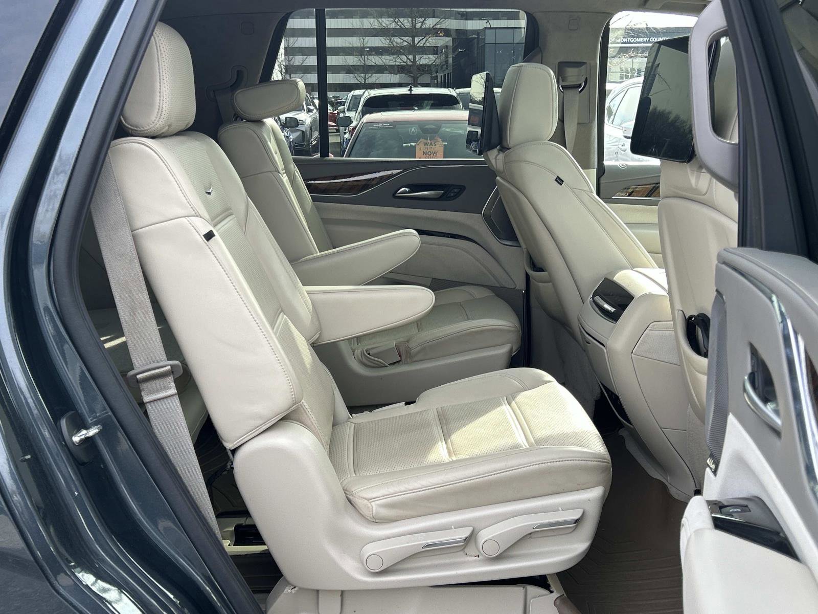 Used 2021 Cadillac Escalade Sport Platinum image 15