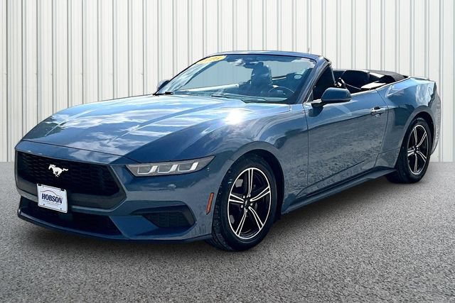 Used 2025 Ford Mustang Premium RWD image 2