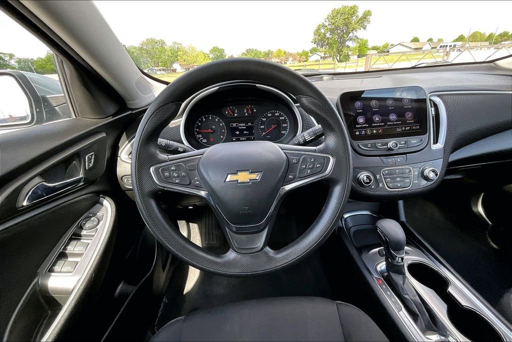 Used 2024 Chevrolet Malibu LT FWD image 5