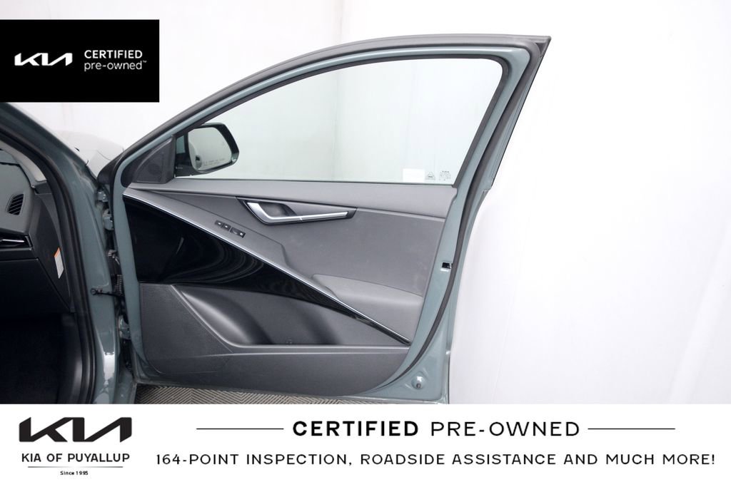 Certified 2024 Kia Niro Wind w/ Wind Preserve Package FWD image 16