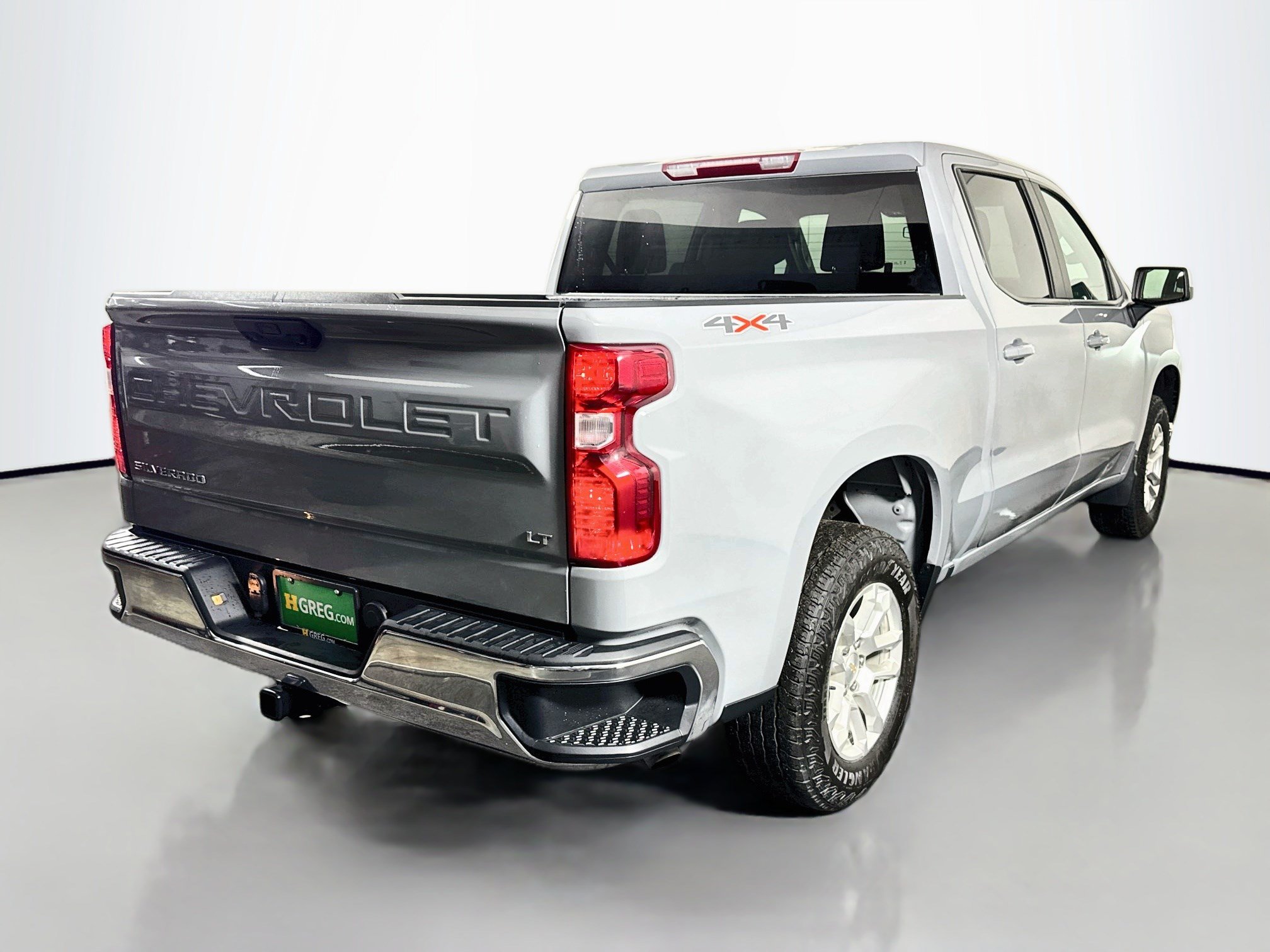 Used 2024 Chevrolet Silverado 1500 LT AWD/4WD image 10