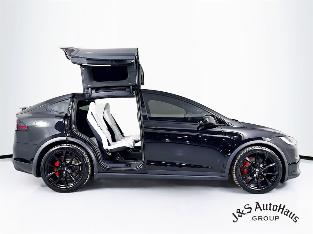 Used 2026 Tesla Model X Plaid image 8