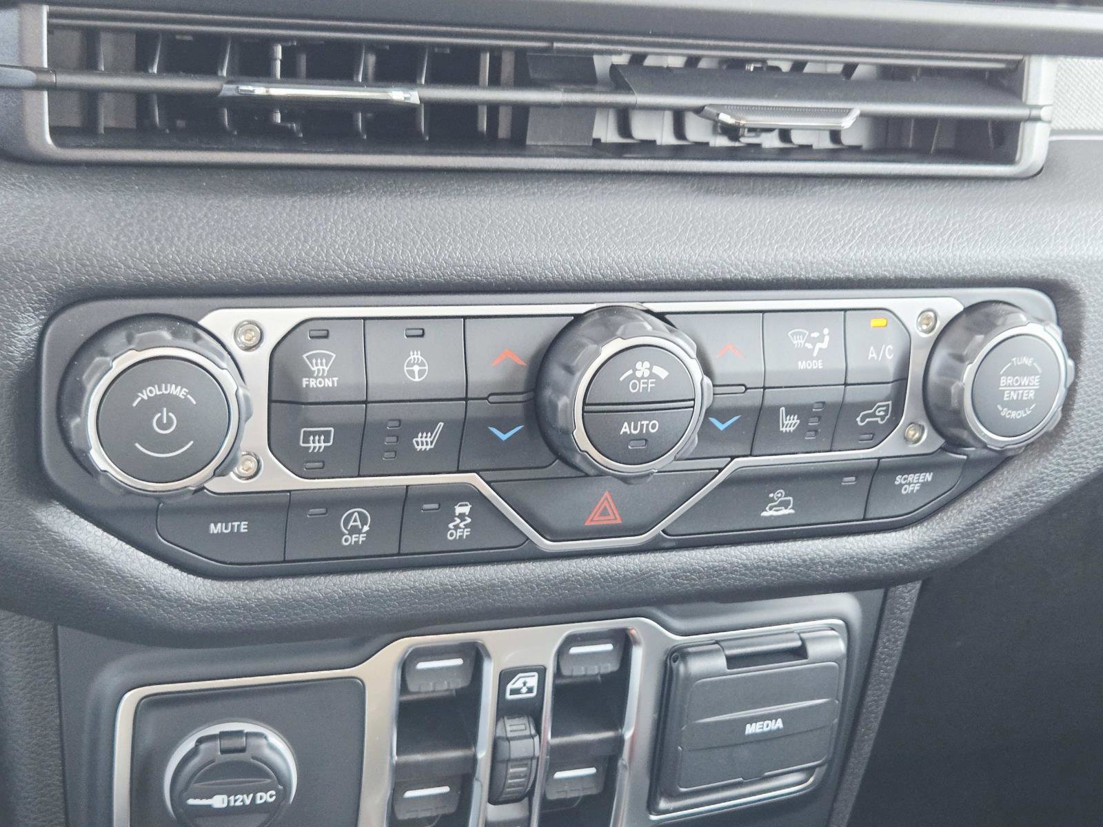 New 2026 Jeep Gladiator Sport AWD/4WD image 26