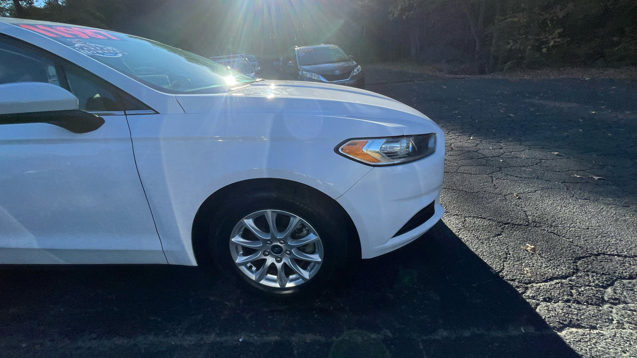 Used 2015 Ford Fusion S image 12