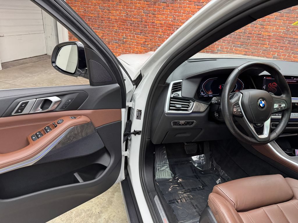 Used 2022 BMW X5 xDrive40i w/ Premium Package AWD/4WD image 8
