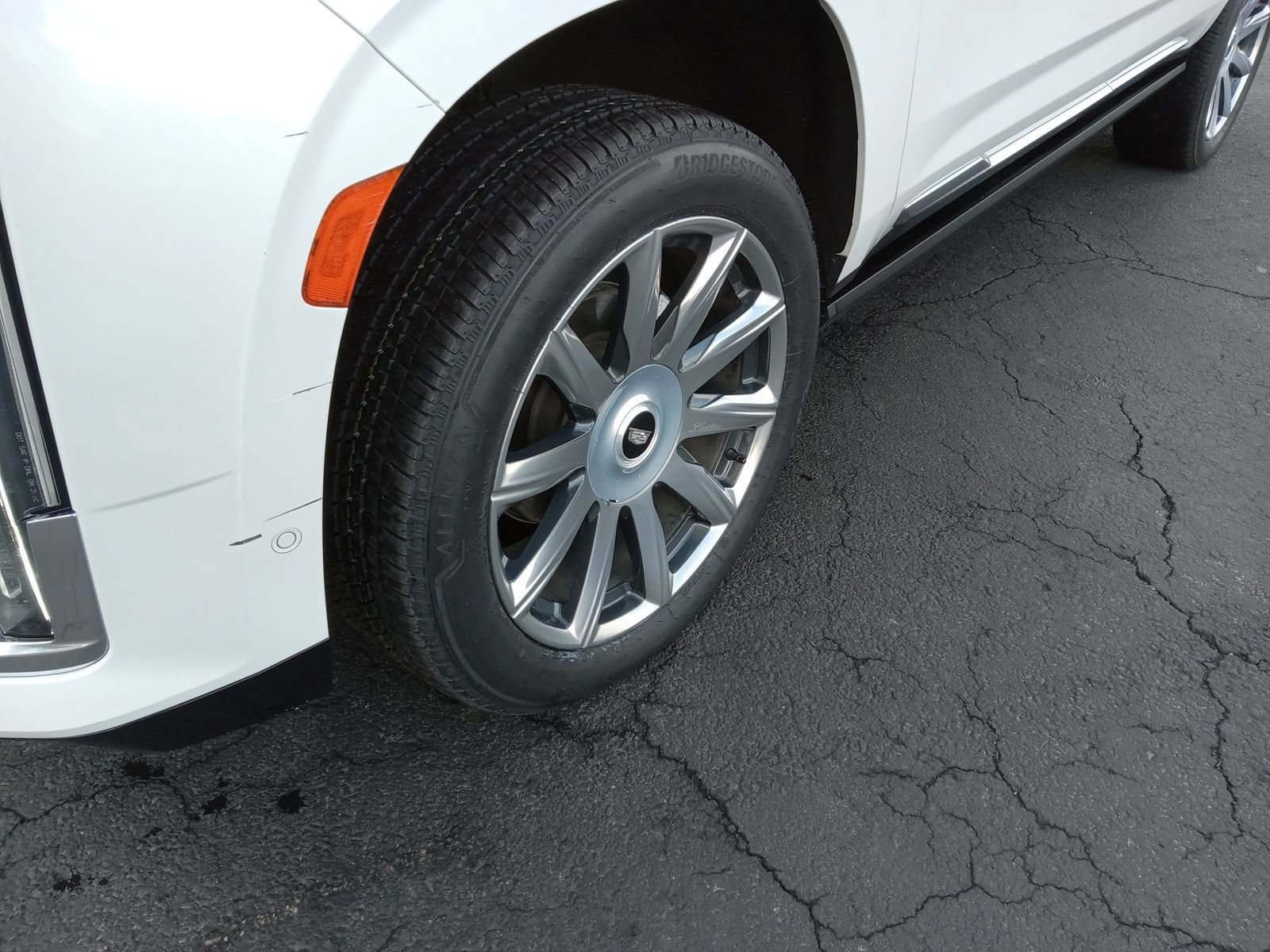 Used 2023 Cadillac Escalade Premium Luxury Platinum image 6