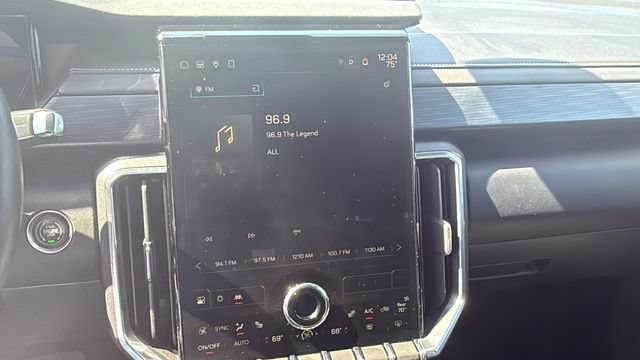Used 2025 GMC Acadia Elevation FWD image 19
