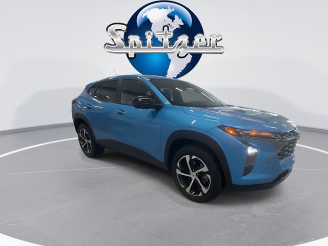 Certified 2025 Chevrolet Trax RS w/ Driver Confidence Package image 2