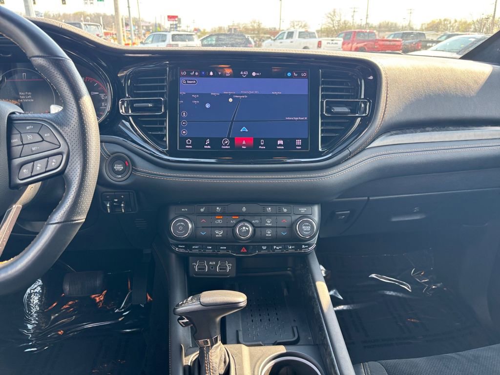 Used 2025 Dodge Durango R/T image 37