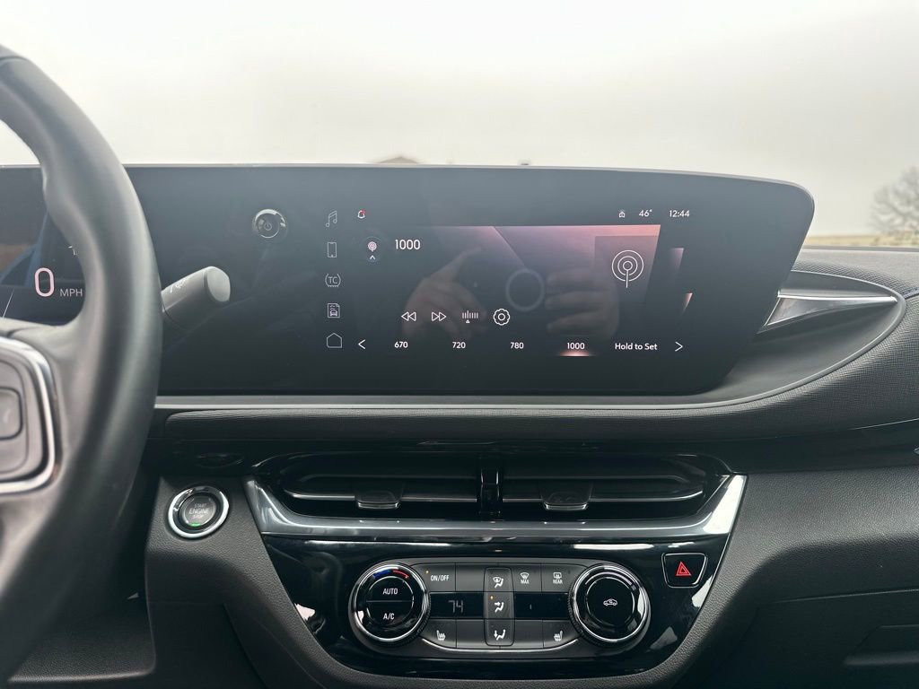 Used 2025 Buick Envista Sport Touring w/ Convenience I Package image 32