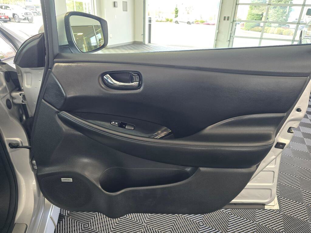 Used 2018 Nissan Leaf SL w/ SL Technology Package image 42
