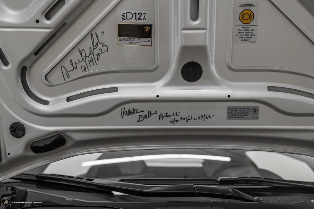 Used 2015 Lamborghini Aventador LP 700-4 image 8