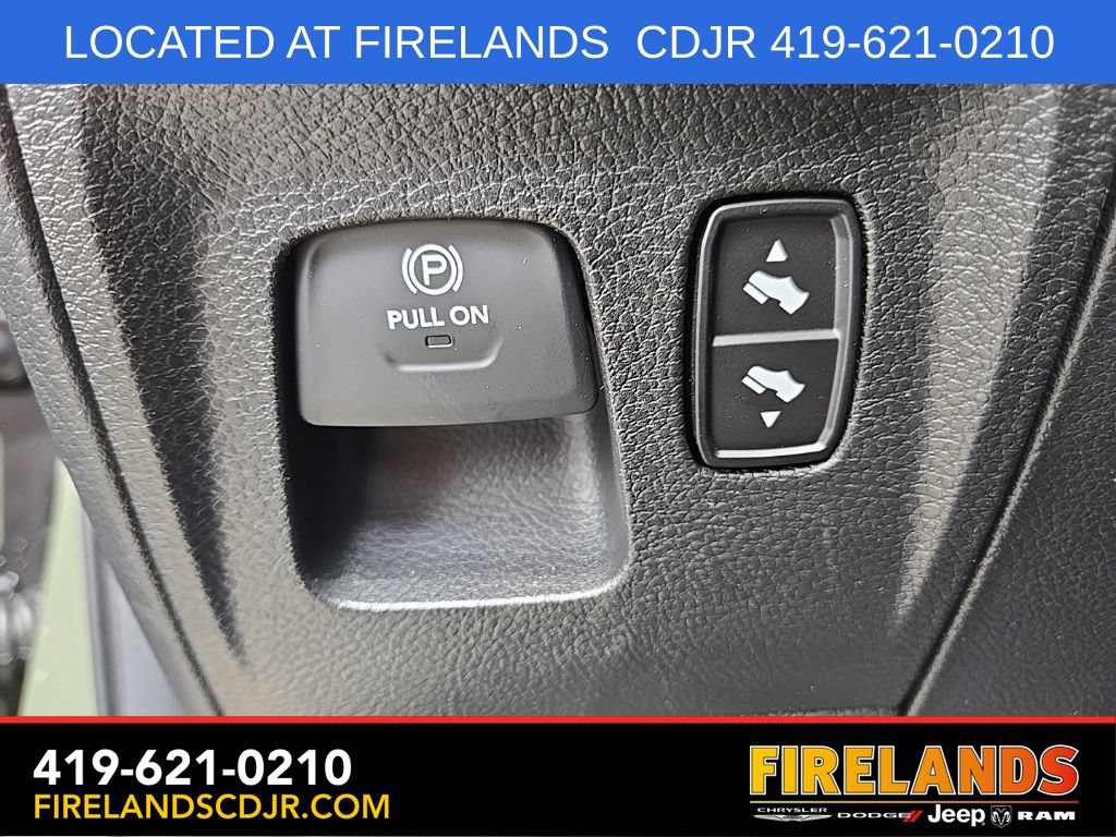 New 2026 RAM 1500 4x4 Crew Cab image 15