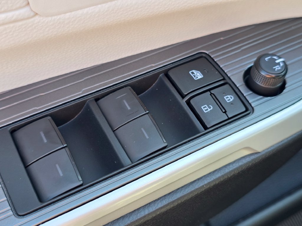New 2026 Toyota Sienna LE AWD/4WD image 21