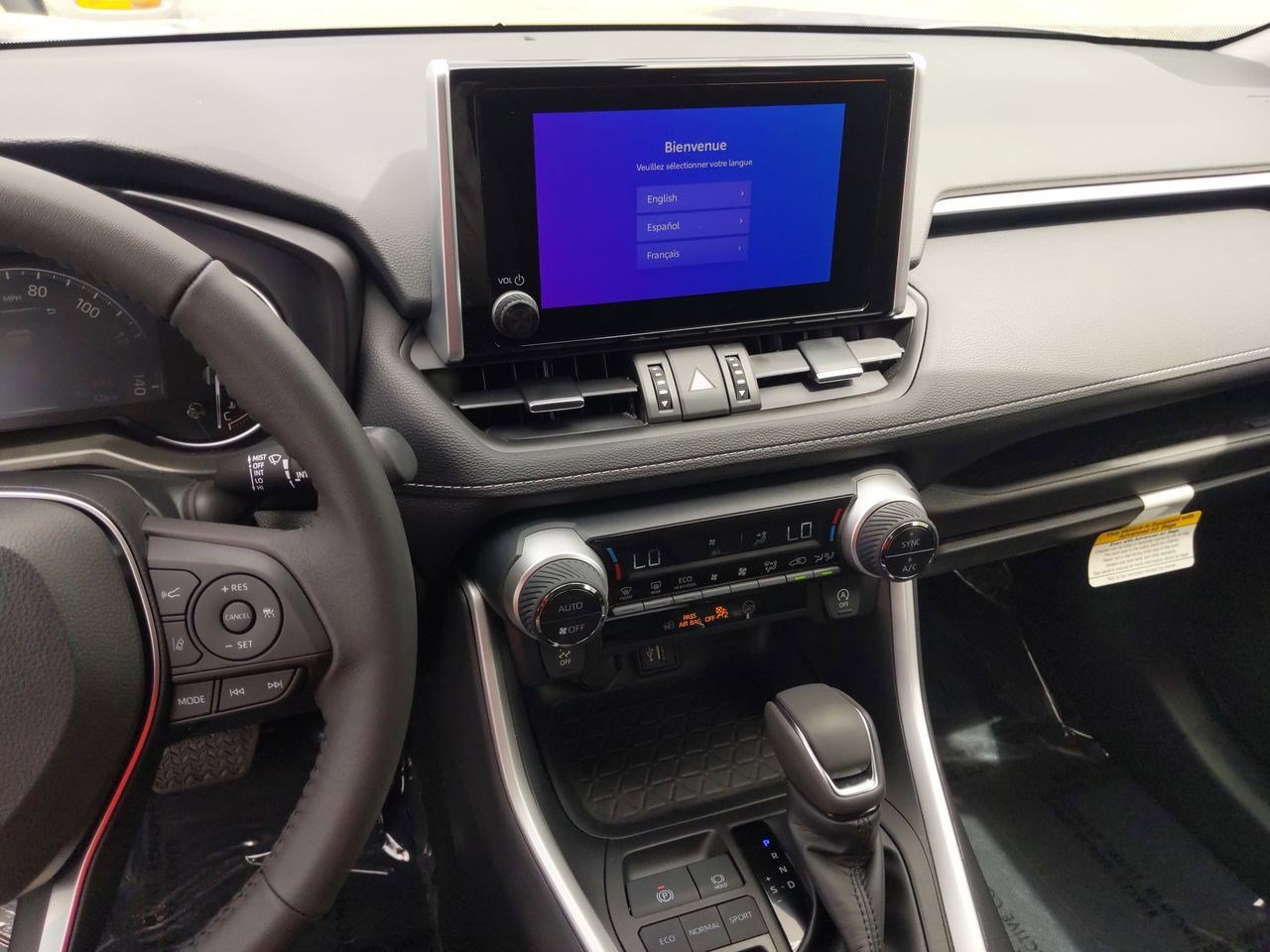 Used 2023 Toyota RAV4 XLE Premium image 11