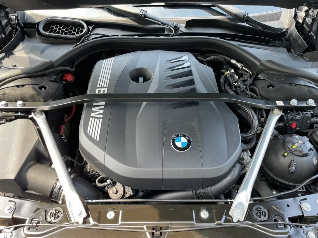 Used 2025 BMW 740i xDrive AWD/4WD image 47