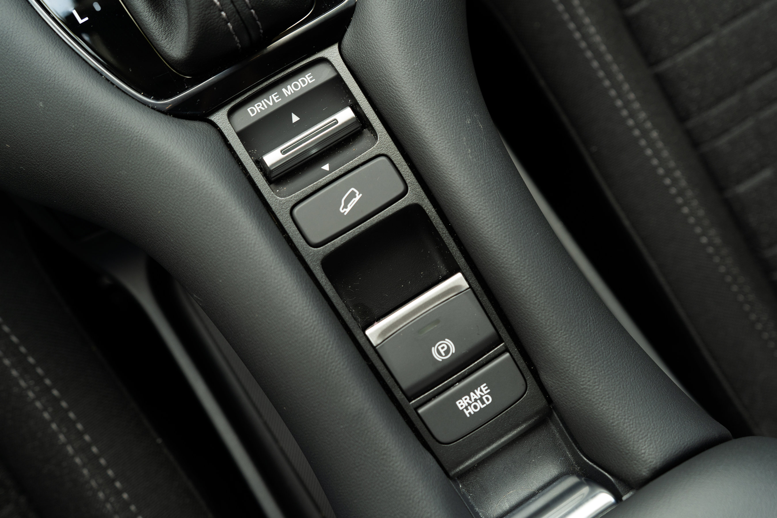 Certified 2026 Honda HR-V LX image 28