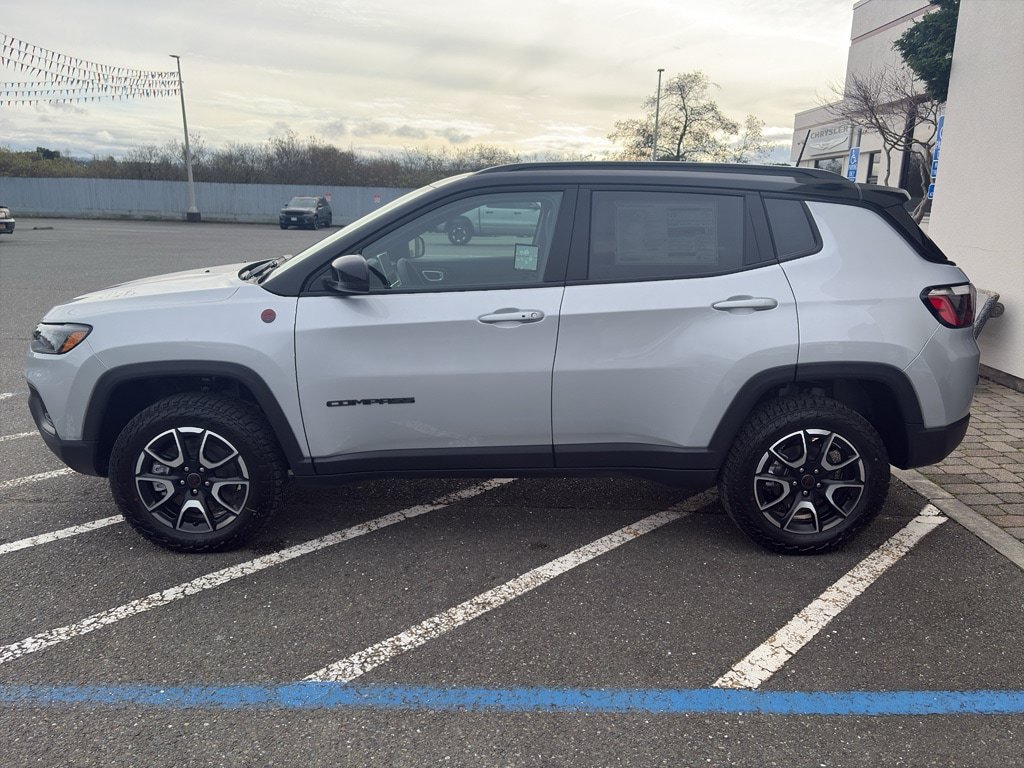 New 2026 Jeep Compass Trailhawk w/ Sun, Sound & Navigation Group AWD/4WD image 5
