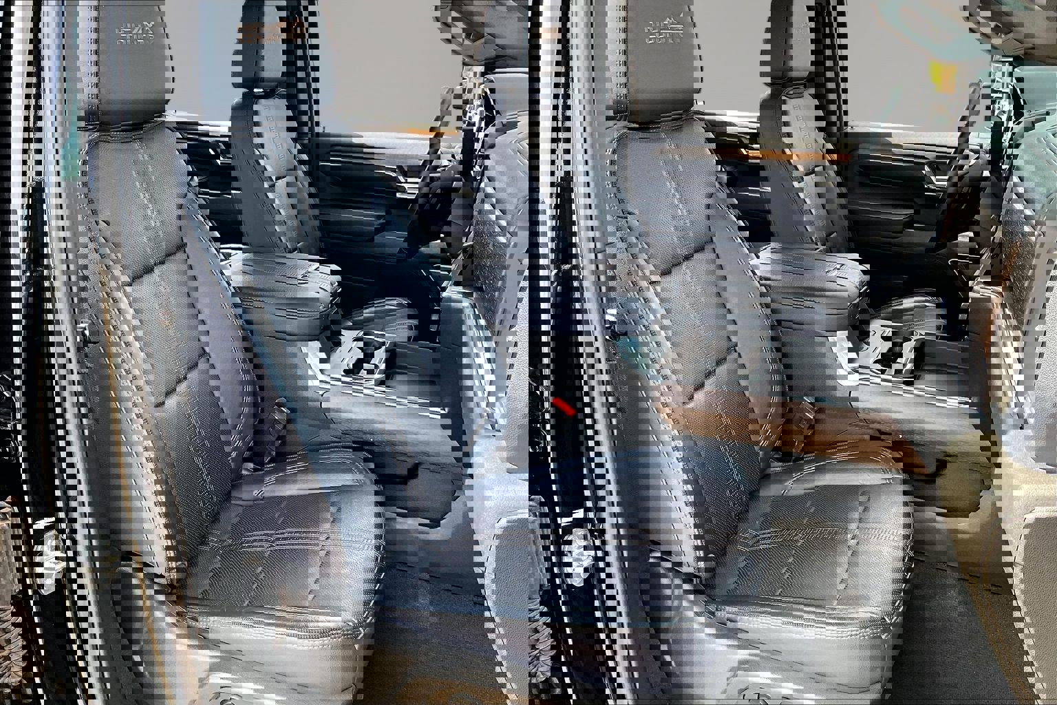 Used 2024 Chevrolet Silverado 3500 High Country w/ Technology Package image 30