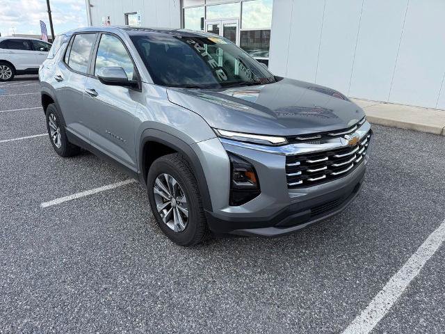Used 2026 Chevrolet Equinox LT FWD image 2