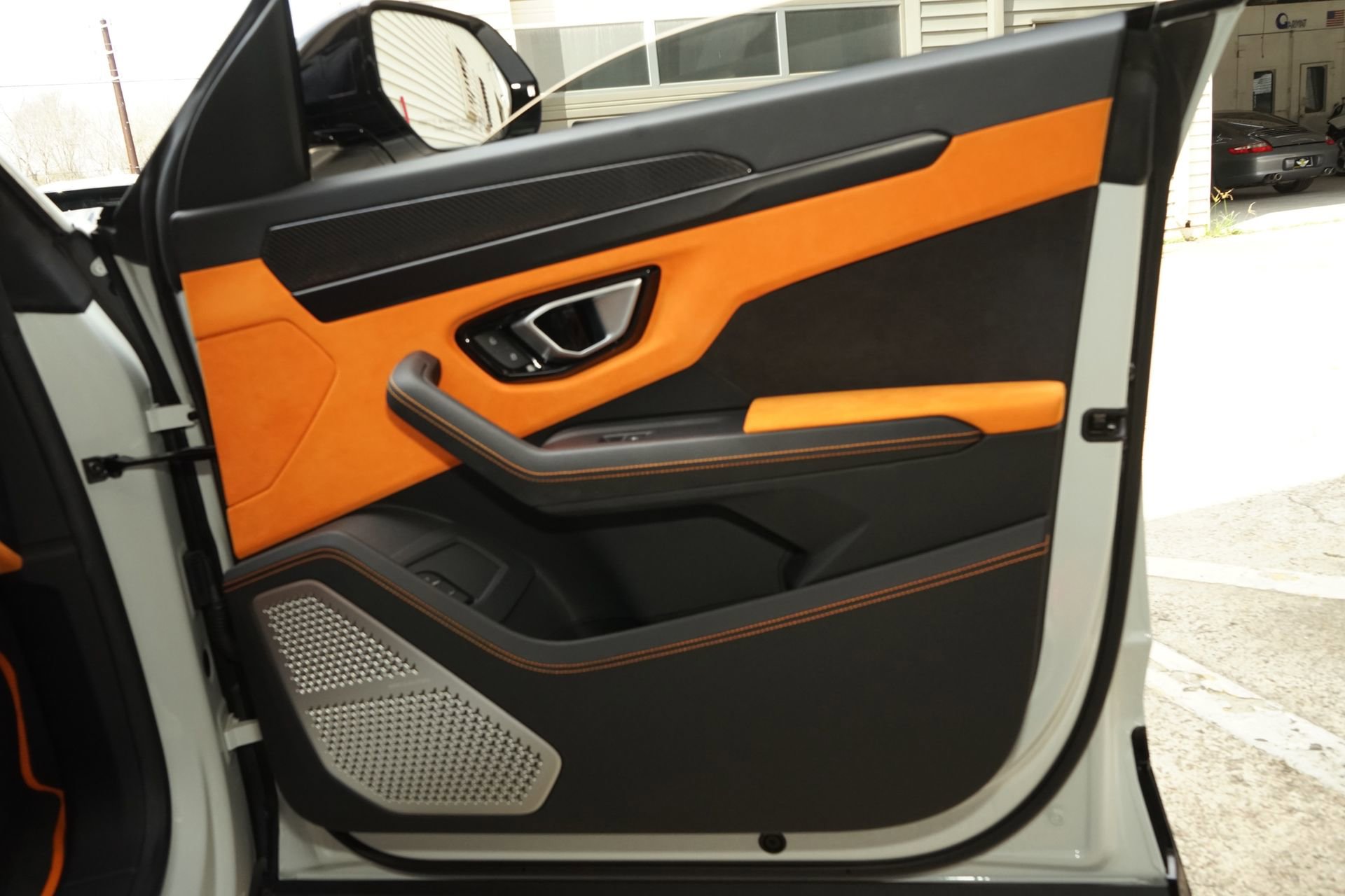 Used 2021 Lamborghini Urus image 24