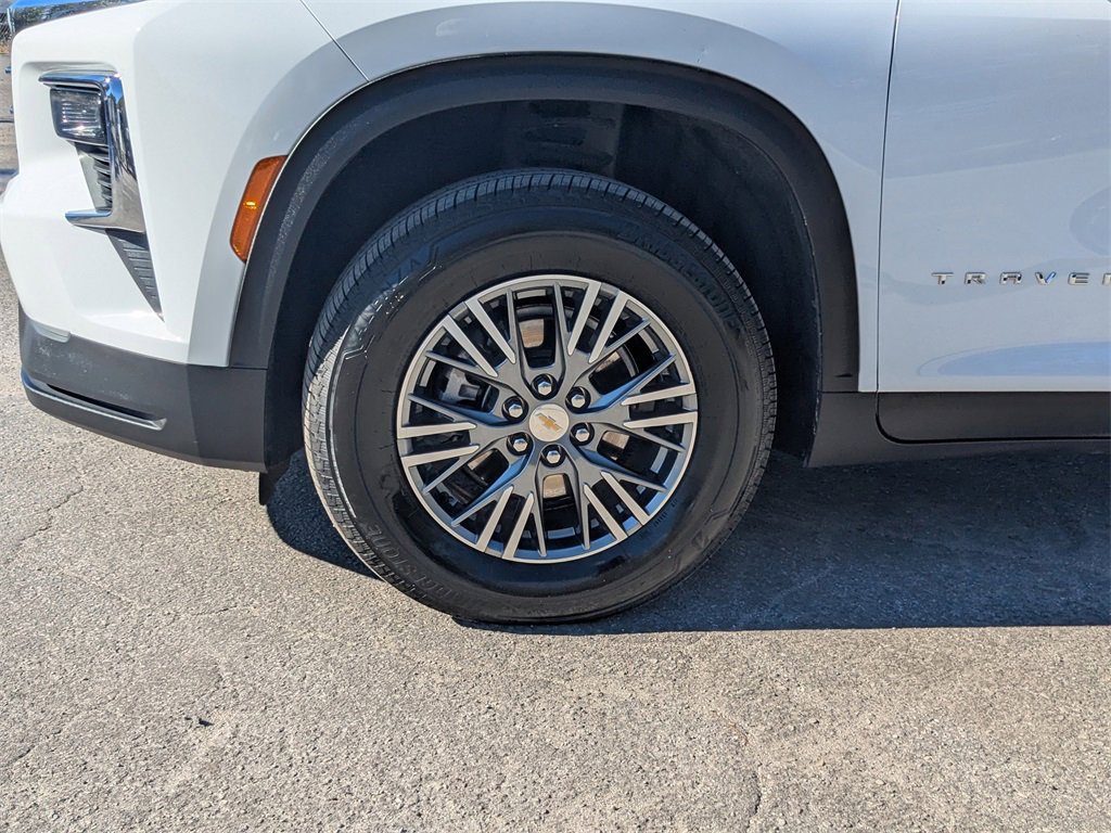 Certified 2025 Chevrolet Traverse LT image 10