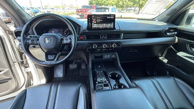 Used 2023 Honda Pilot TrailSport image 18