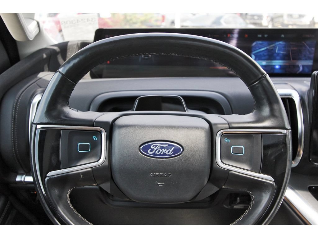 Used 2025 Ford Expedition Platinum AWD/4WD image 11