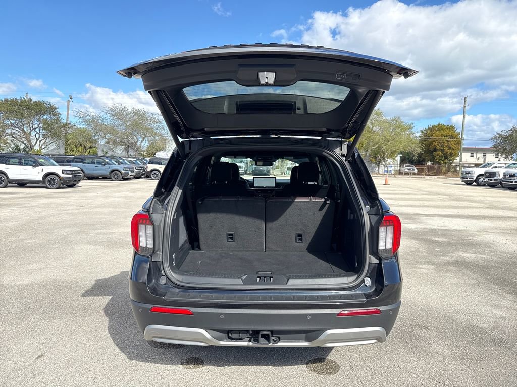 Certified 2025 Ford Explorer Platinum image 29