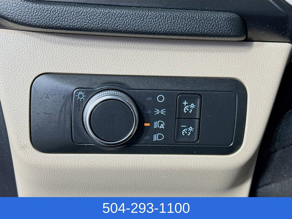 Used 2020 Ford Escape SE image 10