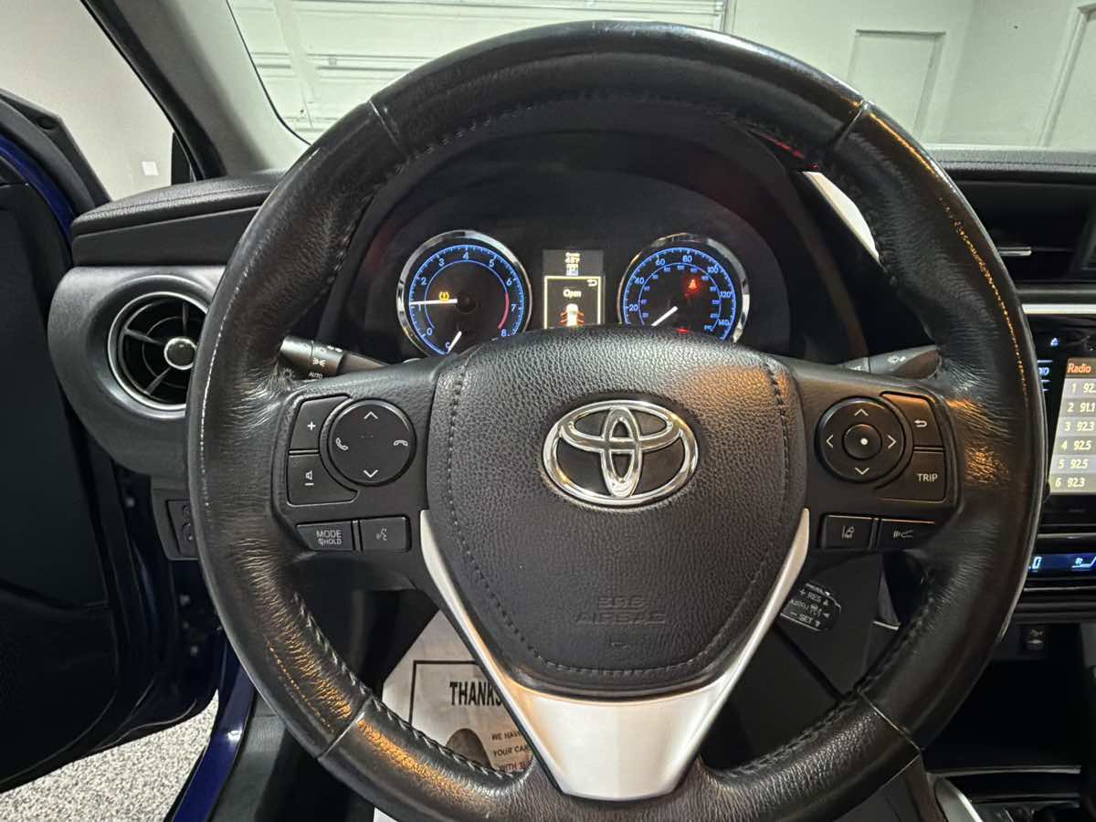 Used 2018 Toyota Corolla SE w/ SE Premium Package image 15